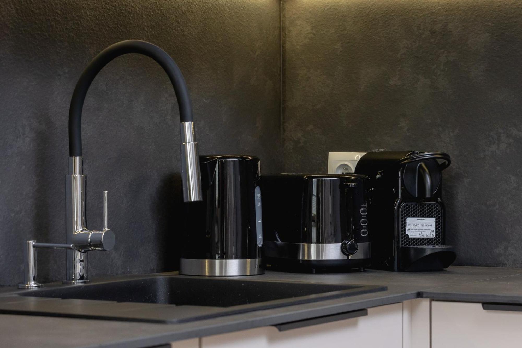 Bright Apartment In Krakow With Garden, Air Conditioning, Parking And Desk By Renters Prestige Eksteriør bilde