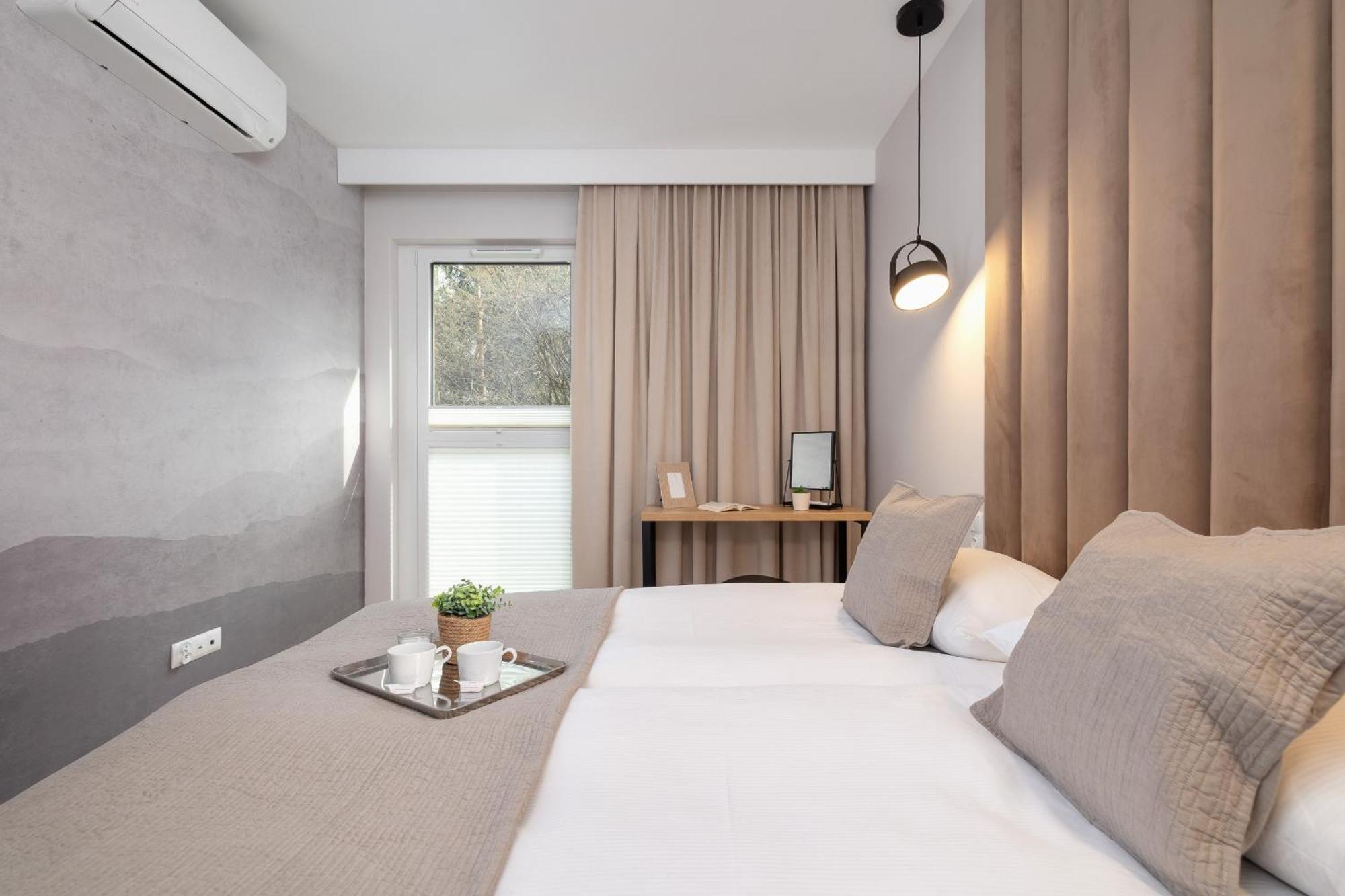Bright Apartment In Krakow With Garden, Air Conditioning, Parking And Desk By Renters Prestige Eksteriør bilde