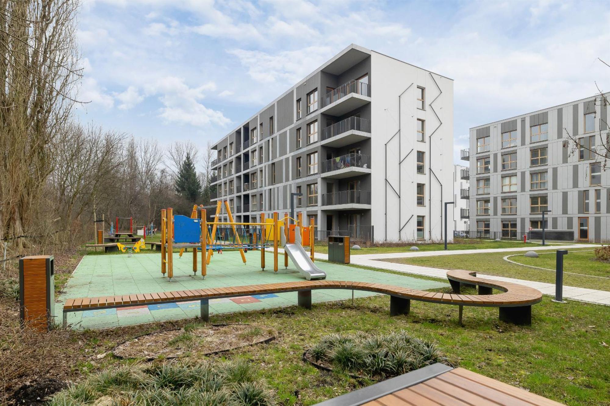 Bright Apartment In Krakow With Garden, Air Conditioning, Parking And Desk By Renters Prestige Eksteriør bilde